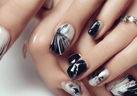 Manicure kombinowany: Dla kogo jest i jak wykonać z frezami Indigo?